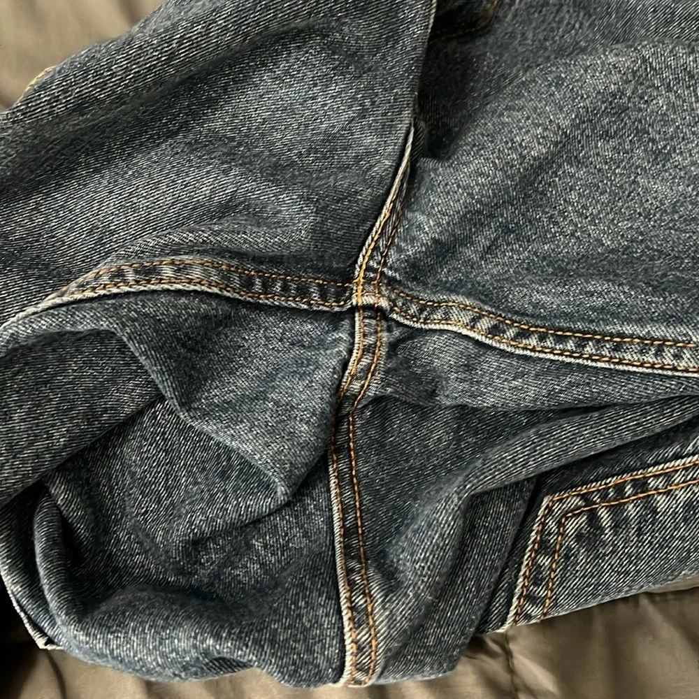 Levi’s 550 Relaxed Fit Medium Wash Jeans Size 38